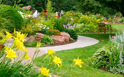 5 Front Yard Landscaping Tips That Will Wow Home Buyers